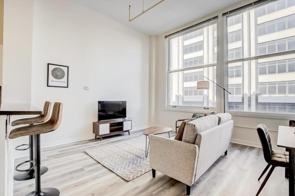 CozySuites - 2BR with Direct Skybridge Access #3
